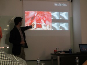 Dr. Bruno Ruiz Gómez. Impartiendo el Curso de Cirugía Mucogingival en Madrid el 24 de Mayo de 2014.
